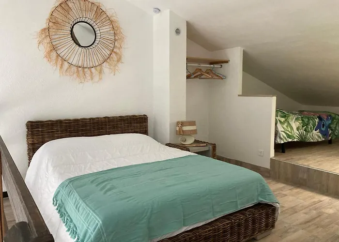 Les Sibons Апартаменты *