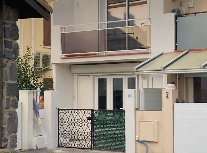 Les Sibons Апартаменты